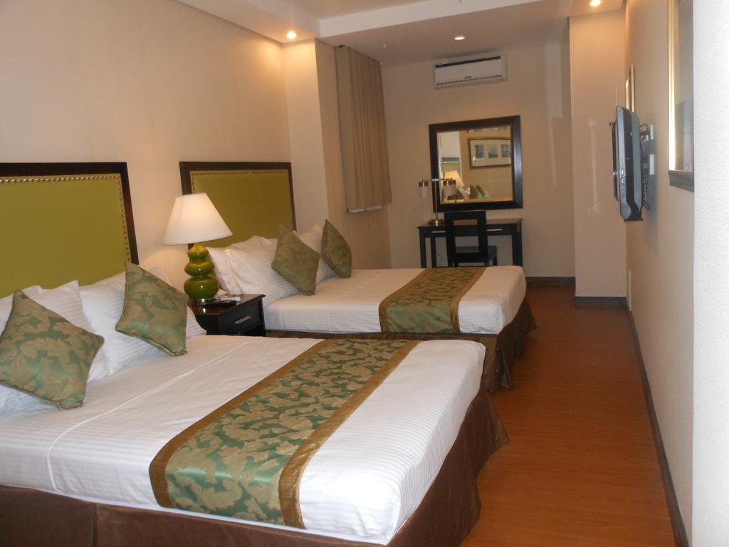 Azzurro Hotel Ángeles Habitación foto