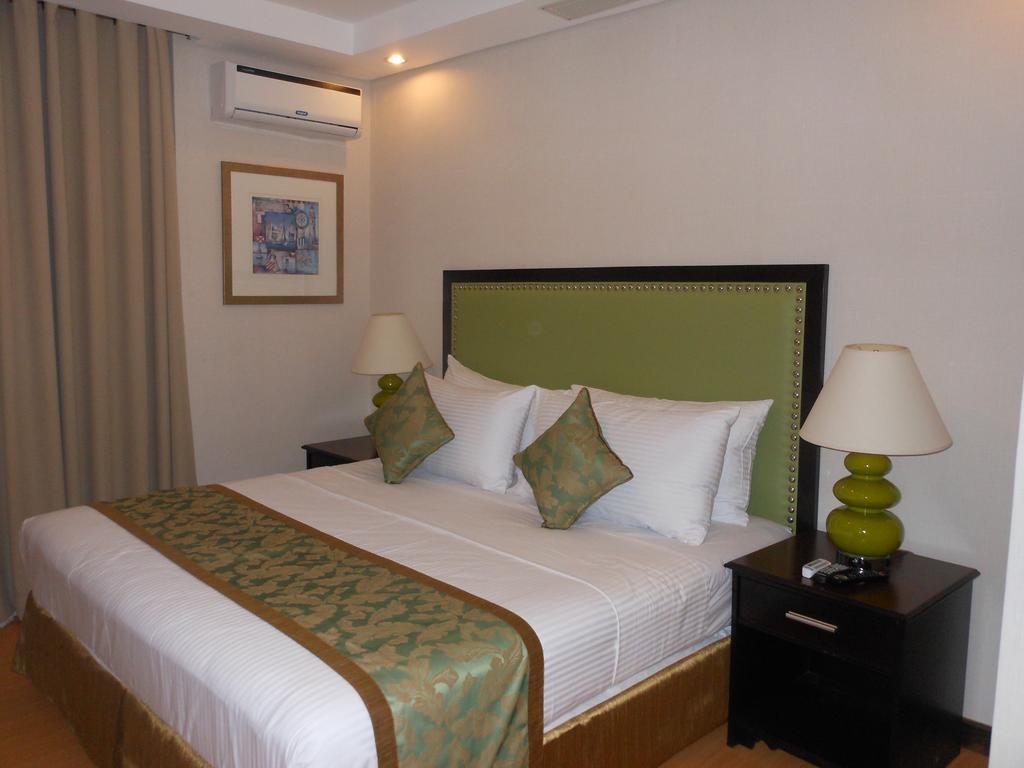 Azzurro Hotel Ángeles Habitación foto
